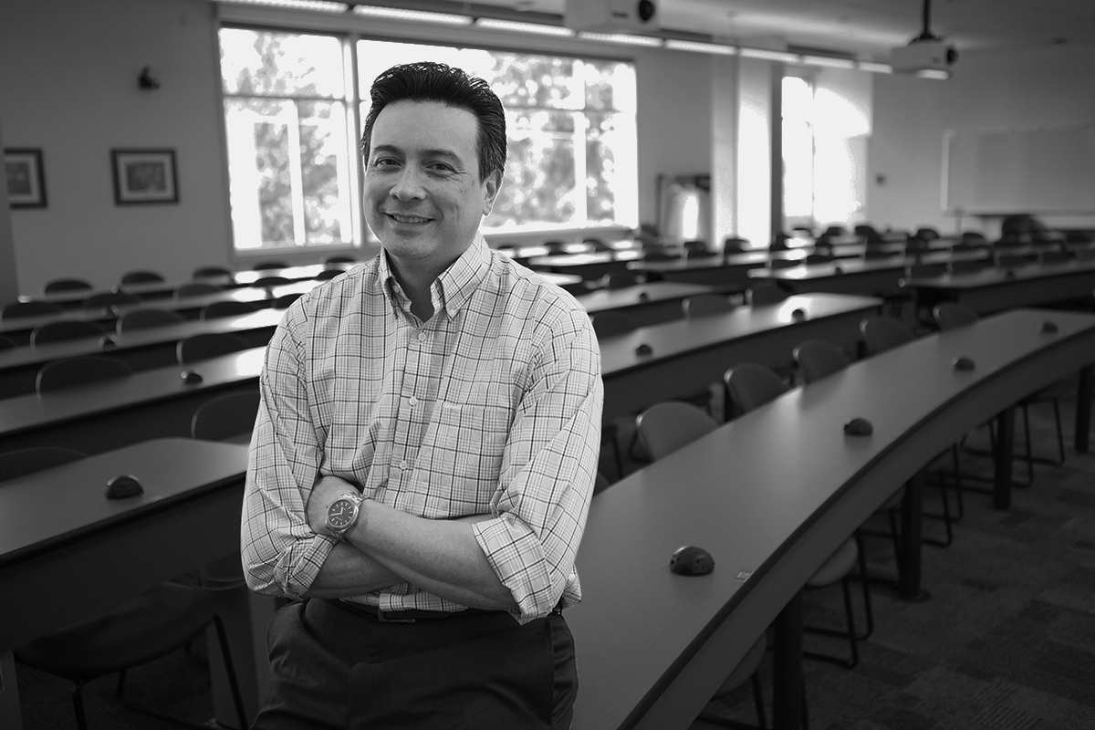 David Hege smiling in 生活中心