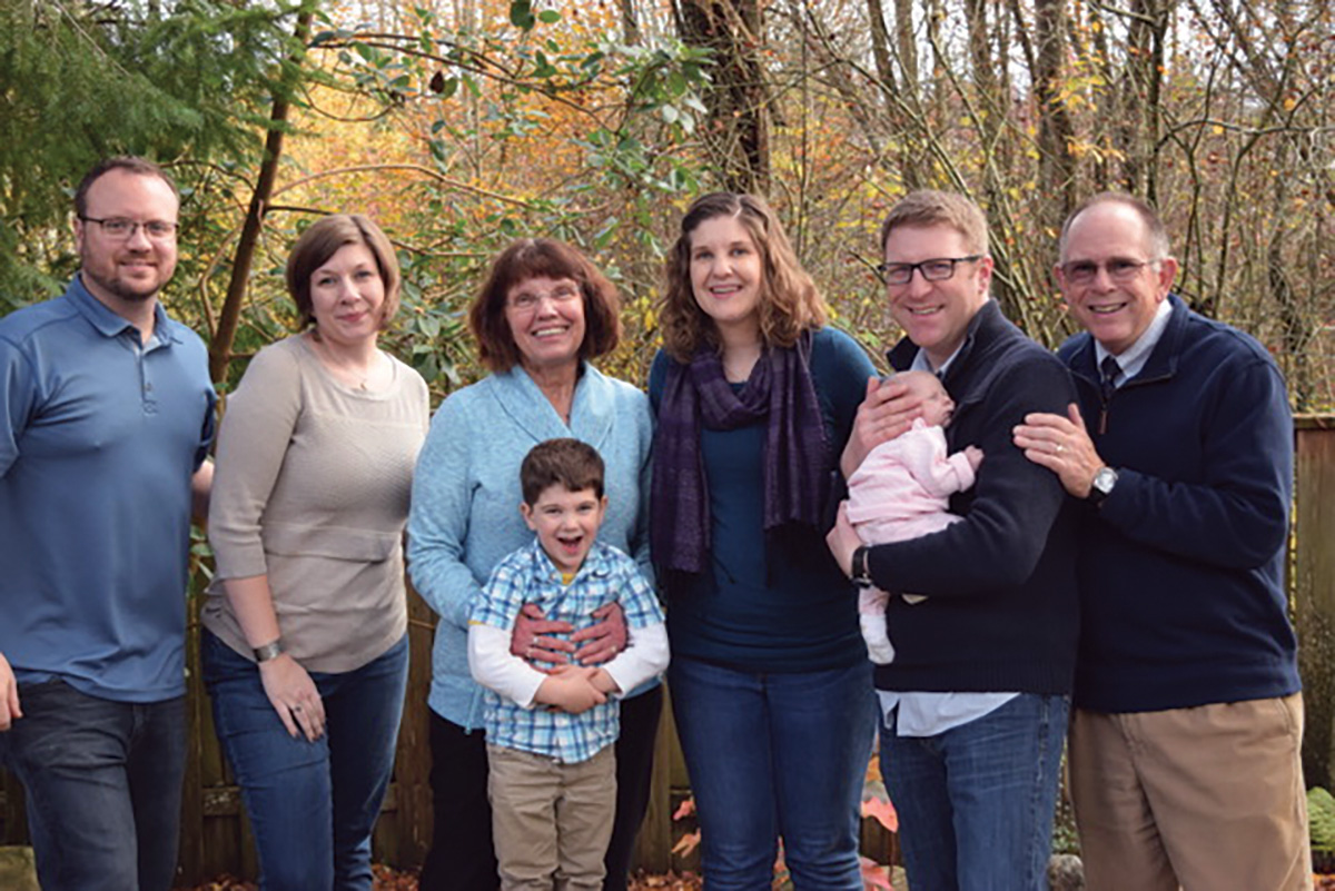 Dustrude Family Posing