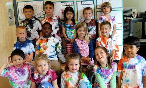 An early class at the Early Learning 社区, including current Pacific student Skylar Sanchez '25