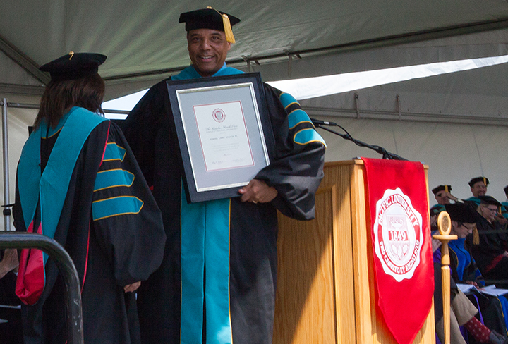 Larry Jones OD '85 receives the Massih Award
